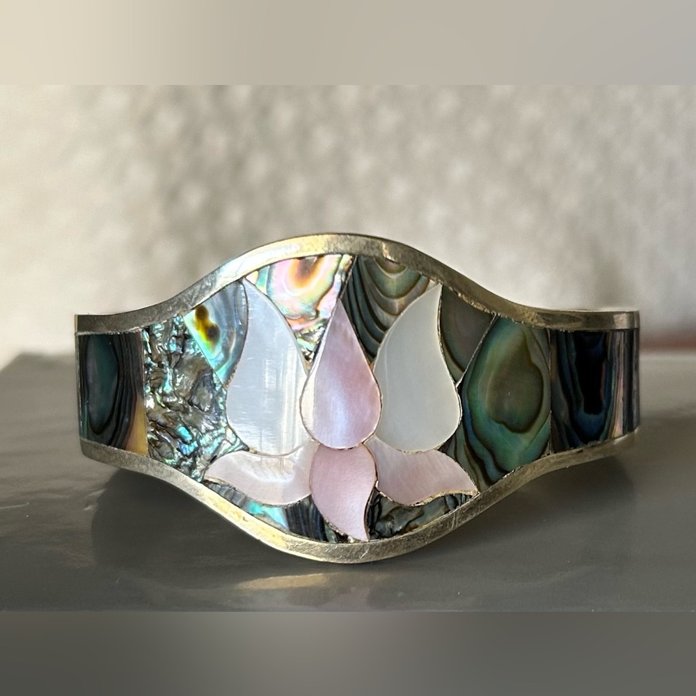 Vintage Mother-of-Pearl Flower Inlaid with Abalone on Cuff Bracelet